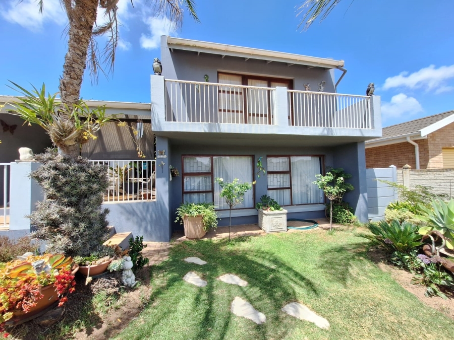 4 Bedroom Property for Sale in Aston Bay Eastern Cape